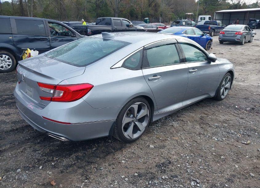 Photo 4 of 2018 Honda Accord TOURING (VIN 1HGCV1F99JA077764)