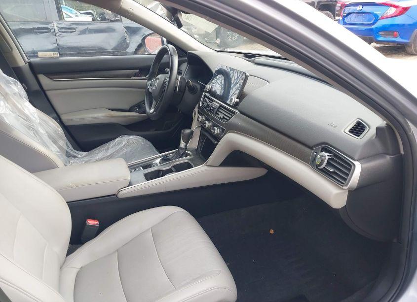 Photo 5 of 2018 Honda Accord TOURING (VIN 1HGCV1F99JA077764)