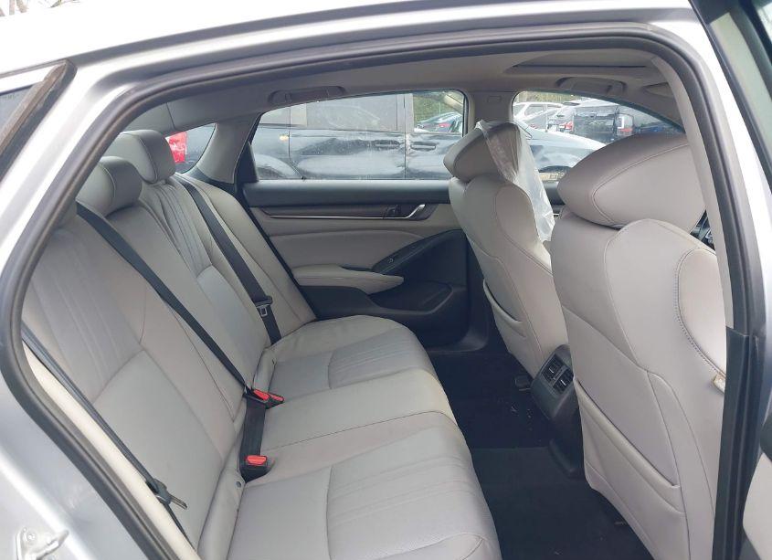 Photo 8 of 2018 Honda Accord TOURING (VIN 1HGCV1F99JA077764)