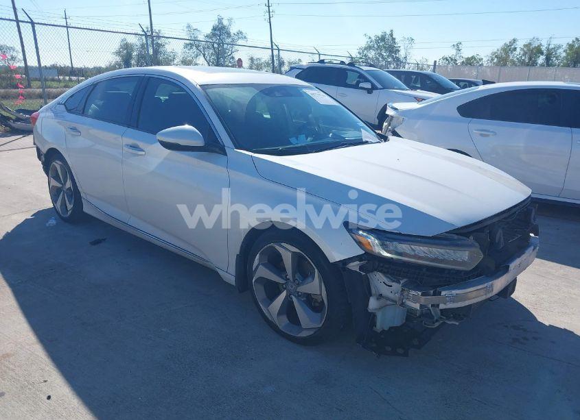 2018 Honda Accord TOURING (VIN 1HGCV1F99JA140359) main photo