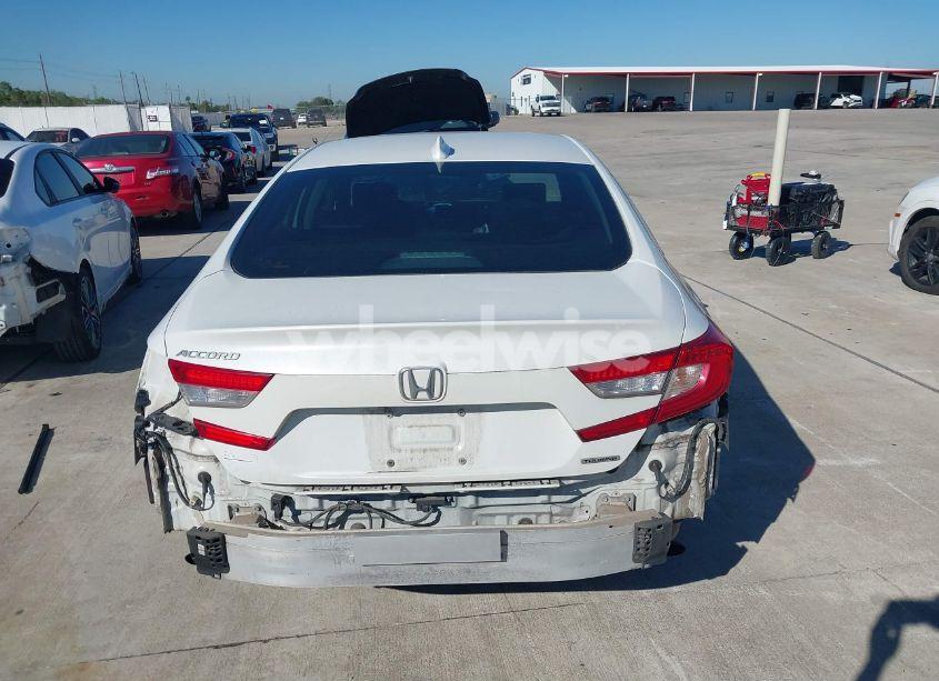 Photo 16 of 2018 Honda Accord TOURING (VIN 1HGCV1F99JA140359)