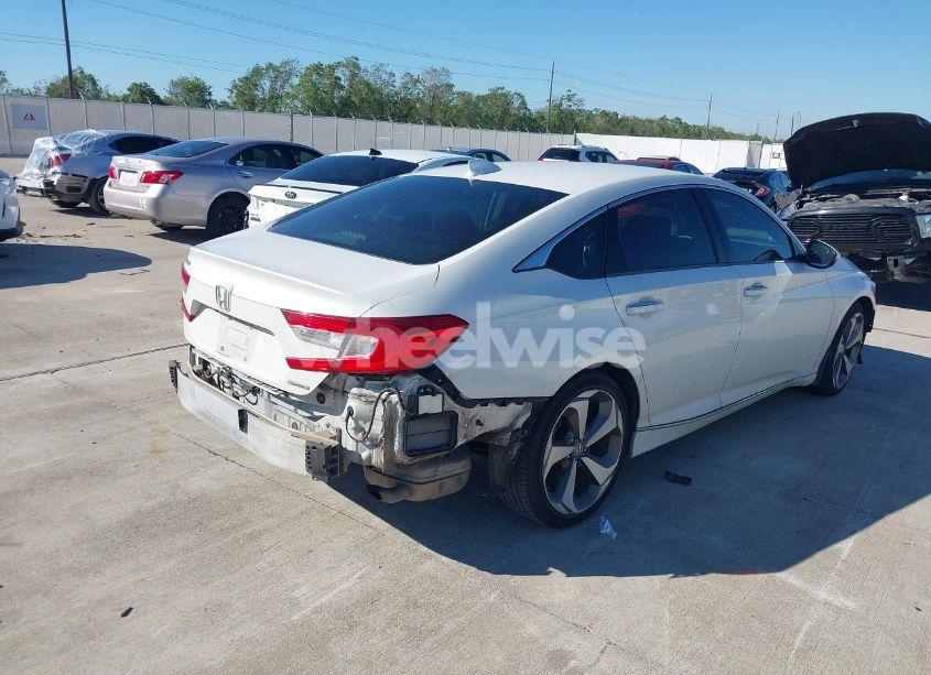 Photo 4 of 2018 Honda Accord TOURING (VIN 1HGCV1F99JA140359)