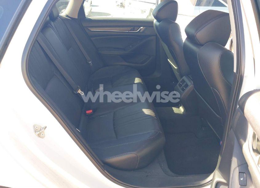 Photo 8 of 2018 Honda Accord TOURING (VIN 1HGCV1F99JA140359)