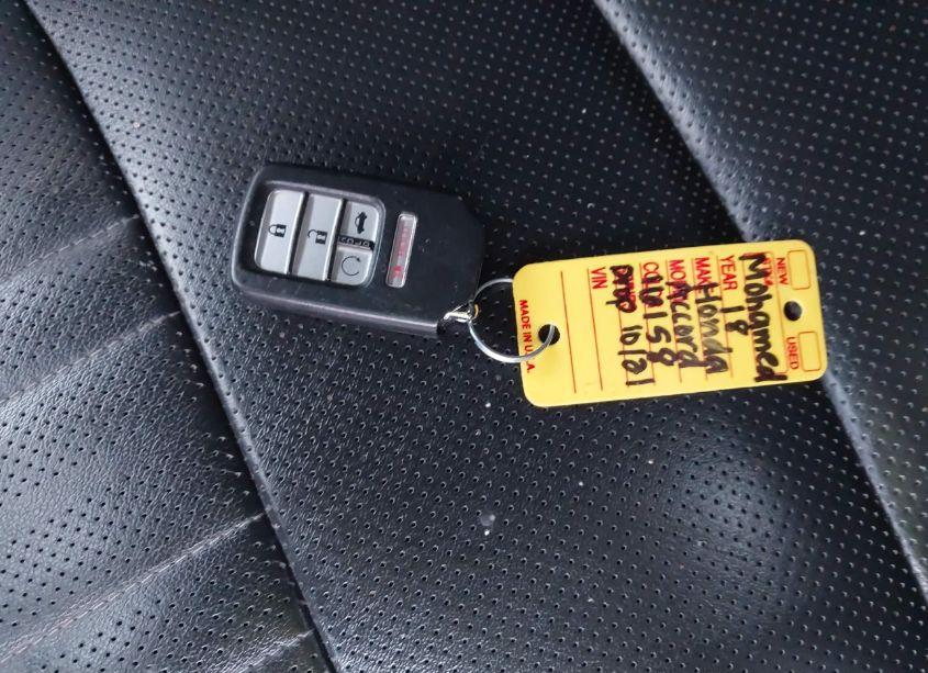 Photo 11 of 2018 Honda Accord TOURING (VIN 1HGCV1F99JA802814)