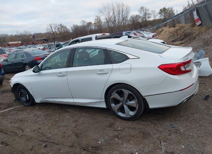 Photo 14 of 2018 Honda Accord TOURING (VIN 1HGCV1F99JA802814)