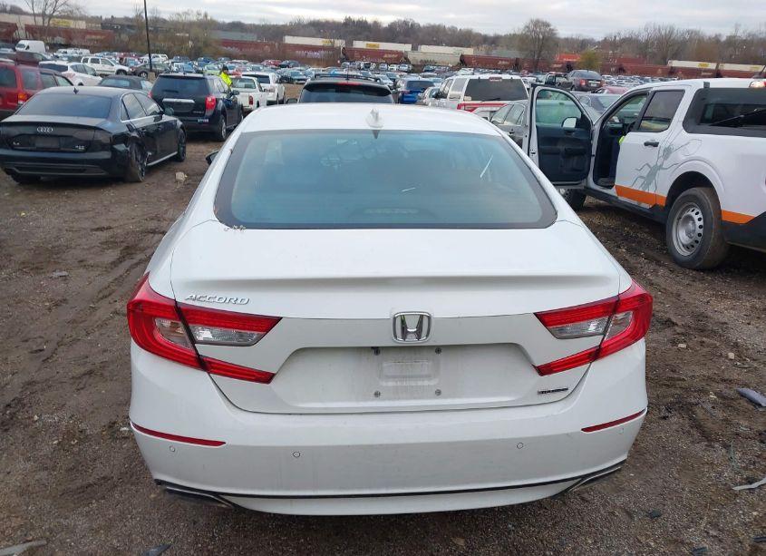 Photo 16 of 2018 Honda Accord TOURING (VIN 1HGCV1F99JA802814)