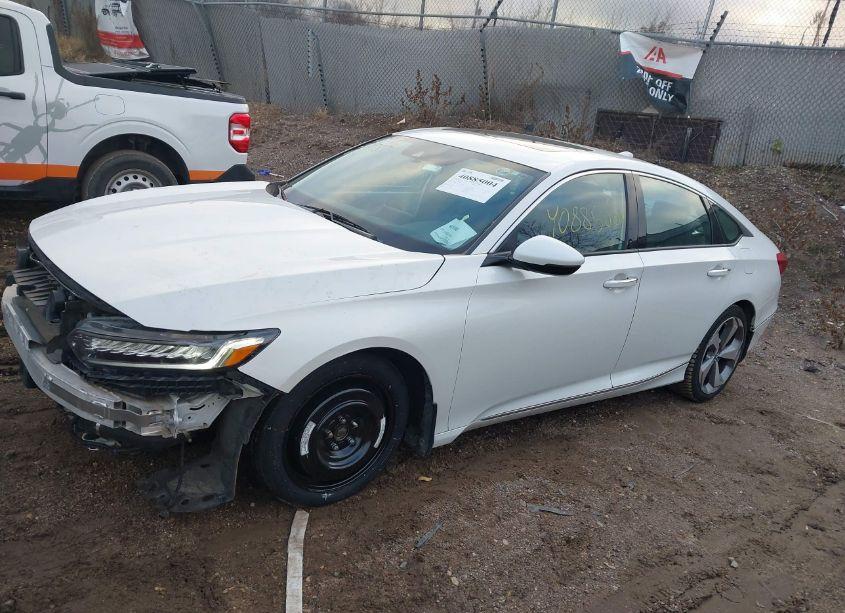 Photo 2 of 2018 Honda Accord TOURING (VIN 1HGCV1F99JA802814)
