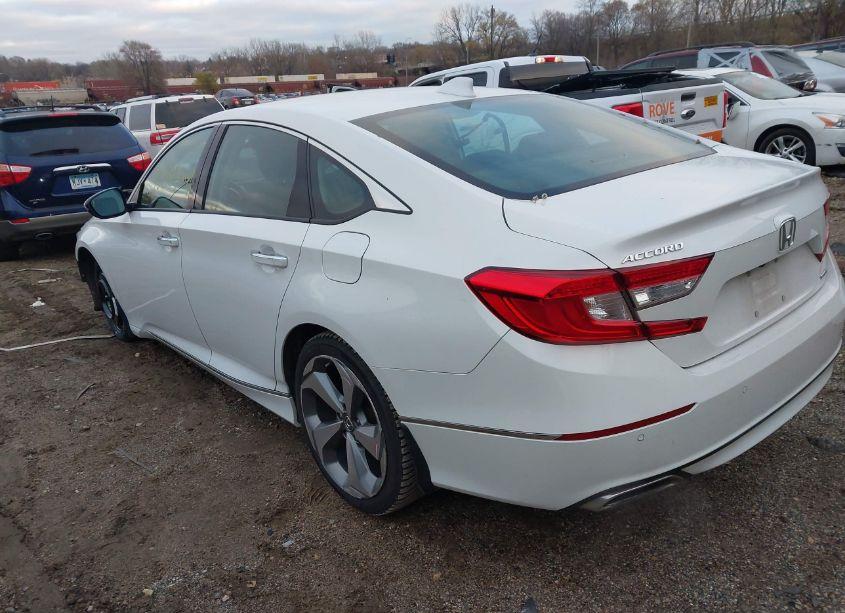 Photo 3 of 2018 Honda Accord TOURING (VIN 1HGCV1F99JA802814)