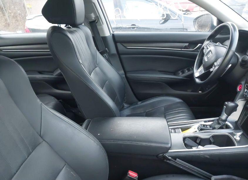 Photo 5 of 2018 Honda Accord TOURING (VIN 1HGCV1F99JA802814)