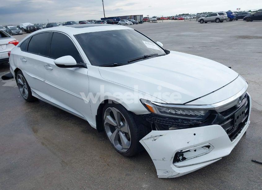 2018 Honda Accord TOURING (VIN 1HGCV1F9XJA047799) main photo