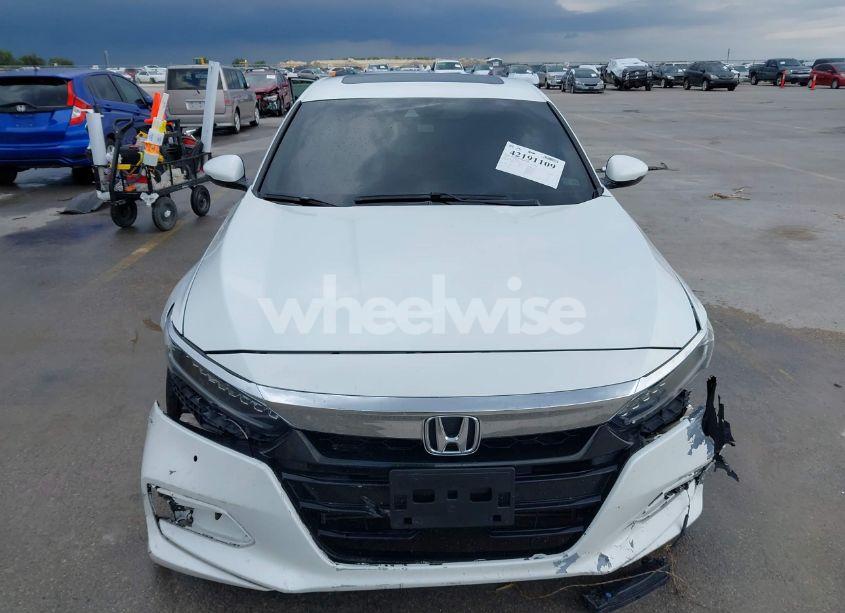 Photo 12 of 2018 Honda Accord TOURING (VIN 1HGCV1F9XJA047799)