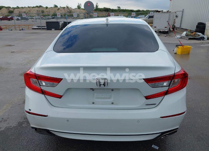 Photo 16 of 2018 Honda Accord TOURING (VIN 1HGCV1F9XJA047799)