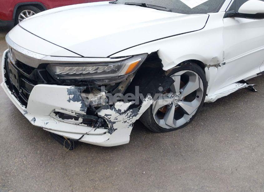 Photo 17 of 2018 Honda Accord TOURING (VIN 1HGCV1F9XJA047799)