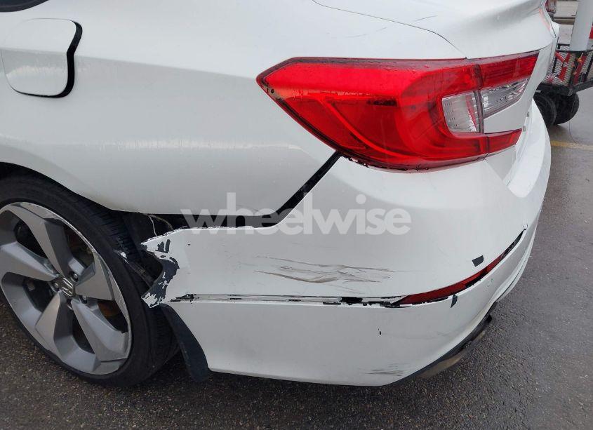 Photo 18 of 2018 Honda Accord TOURING (VIN 1HGCV1F9XJA047799)