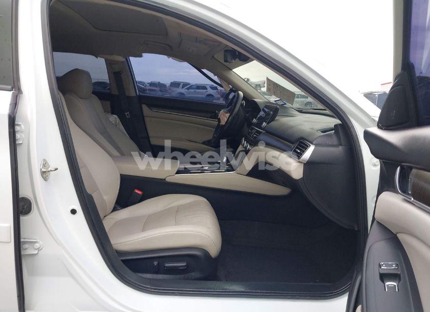 Photo 5 of 2018 Honda Accord TOURING (VIN 1HGCV1F9XJA047799)