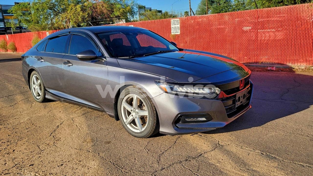 2018 HONDA ACCORD TOURING (VIN 1HGCV1F9XJA076588) main photo