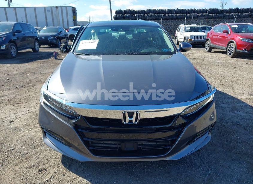 Photo 11 of 2018 Honda Accord TOURING (VIN 1HGCV1F9XJA078650)