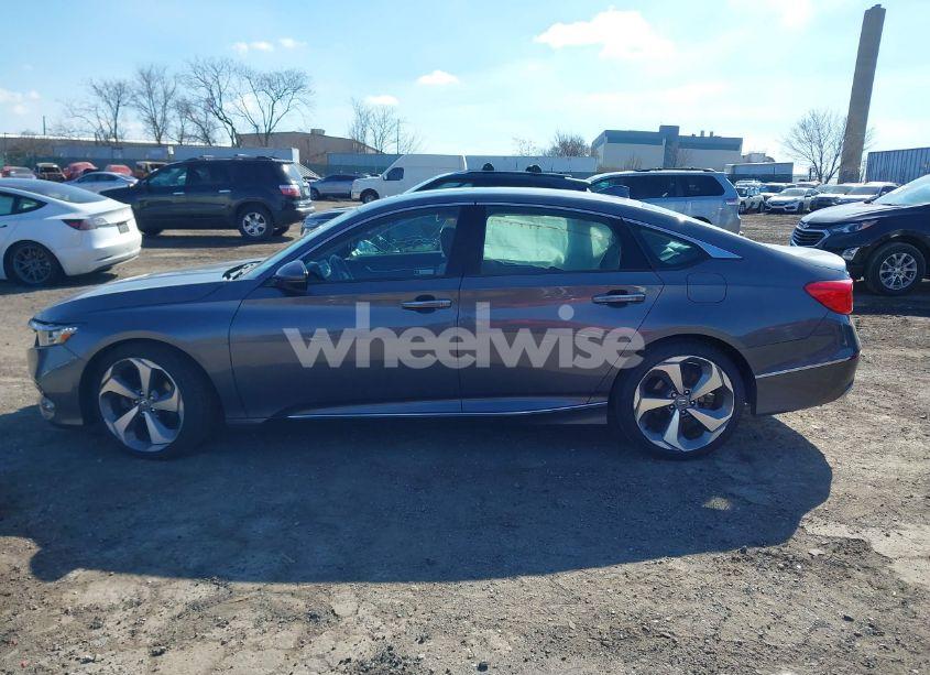 Photo 13 of 2018 Honda Accord TOURING (VIN 1HGCV1F9XJA078650)