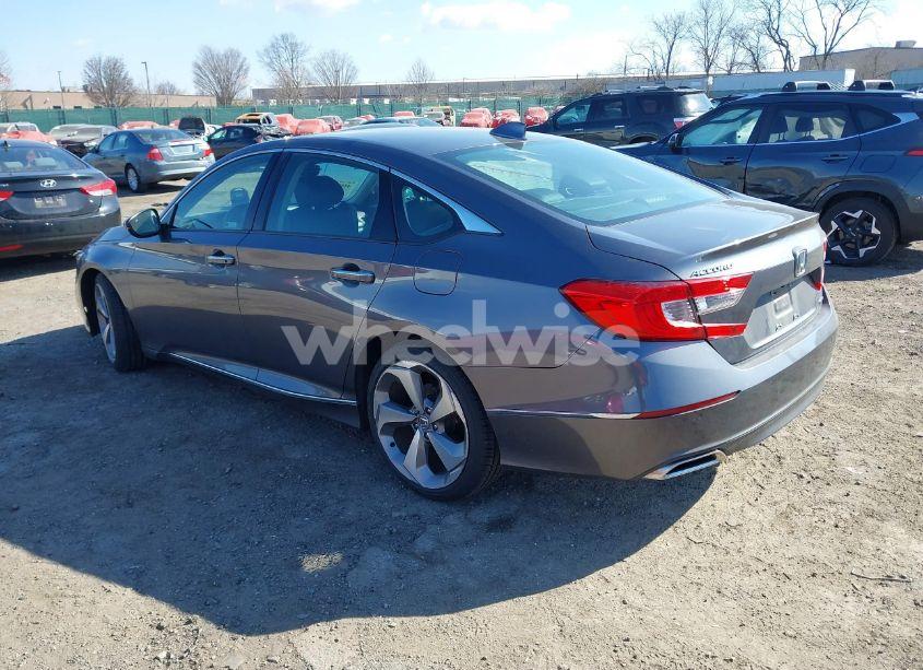 Photo 3 of 2018 Honda Accord TOURING (VIN 1HGCV1F9XJA078650)