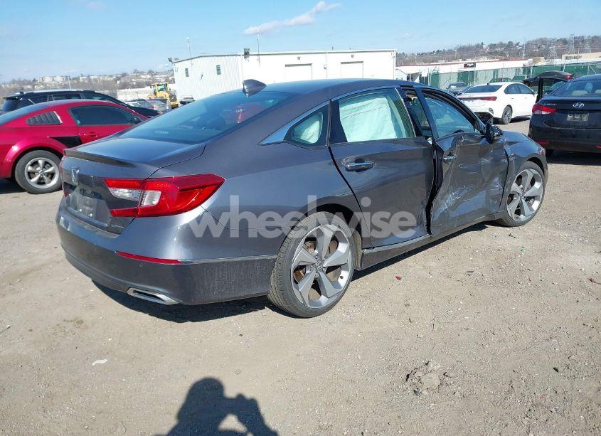Photo 4 of 2018 Honda Accord TOURING (VIN 1HGCV1F9XJA078650)
