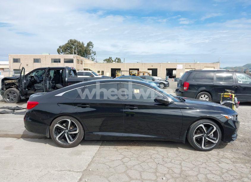 Photo 13 of 2018 Honda Accord SPORT 2.0T (VIN 1HGCV2E38JA048162)