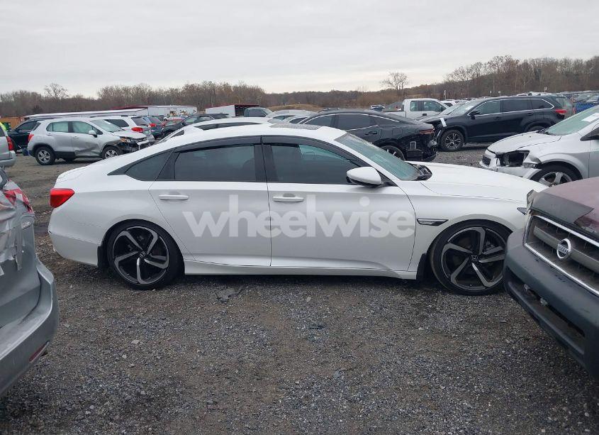 Photo 13 of 2019 Honda Accord SPORT 2.0T (VIN 1HGCV2E38KA016216)