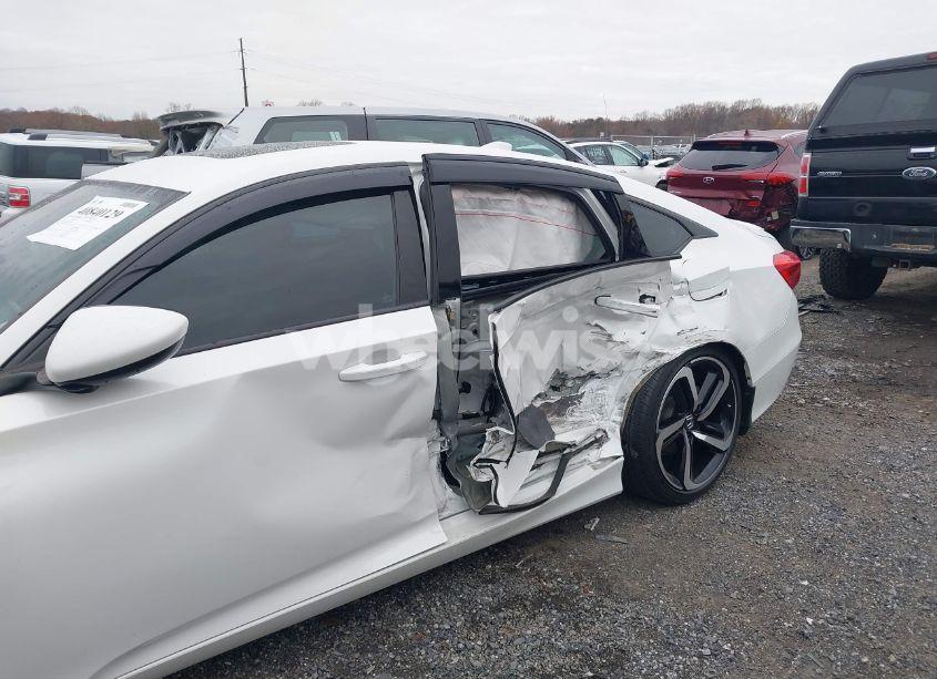 Photo 6 of 2019 Honda Accord SPORT 2.0T (VIN 1HGCV2E38KA016216)