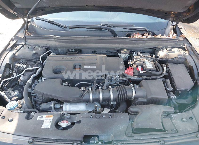 Photo 10 of 2018 Honda Accord SPORT 2.0T (VIN 1HGCV2E39JA044718)