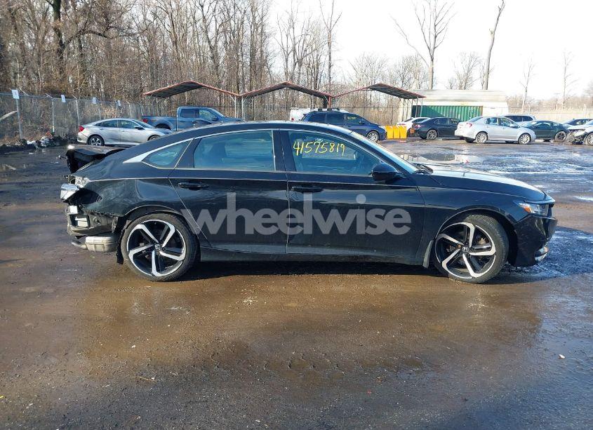 Photo 13 of 2018 Honda Accord SPORT 2.0T (VIN 1HGCV2E39JA044718)