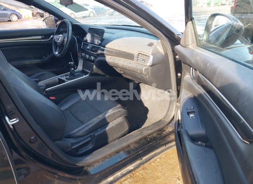 Photo 5 of 2018 Honda Accord SPORT 2.0T (VIN 1HGCV2E39JA044718)