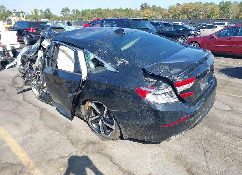 Photo 3 of 2018 Honda Accord SPORT 2.0T (VIN 1HGCV2F30JA040474)