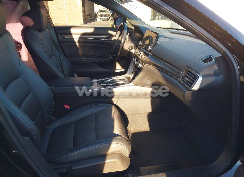 Photo 5 of 2019 Honda Accord SPORT 2.0T (VIN 1HGCV2F30KA011039)