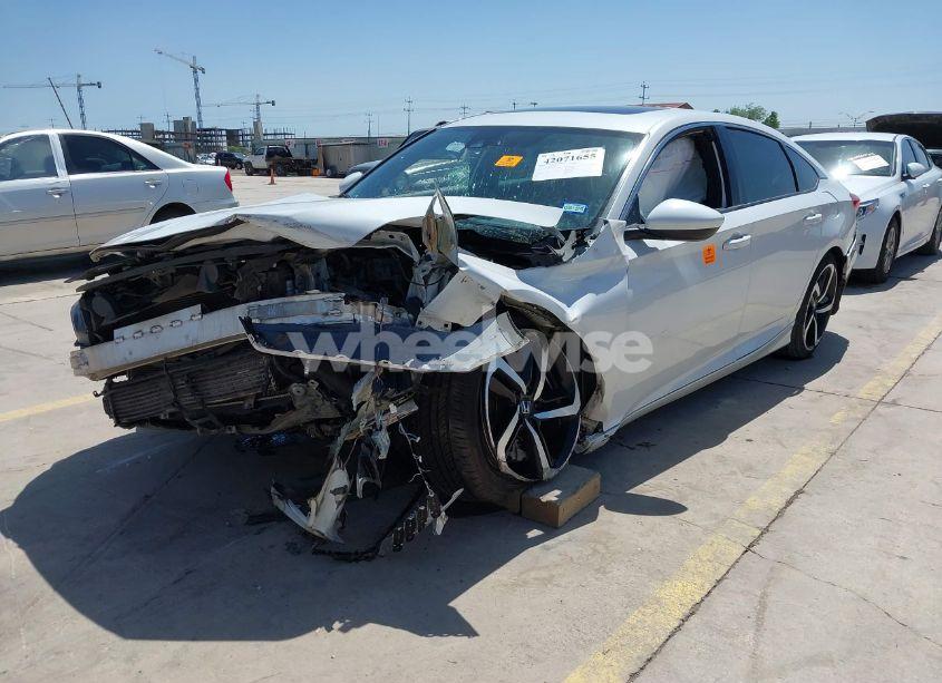 Photo 2 of 2019 Honda Accord SPORT 2.0T (VIN 1HGCV2F30KA016435)