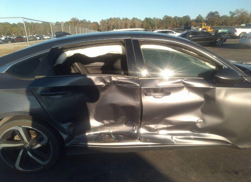 Photo 6 of 2019 Honda Accord SPORT 2.0T (VIN 1HGCV2F30KA033672)