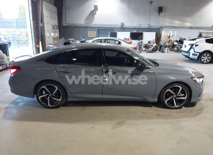 Photo 13 of 2022 Honda Accord SPORT 2.0T (VIN 1HGCV2F30NA016388)
