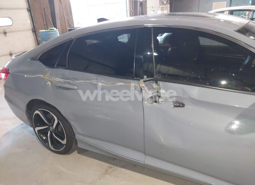 Photo 18 of 2022 Honda Accord SPORT 2.0T (VIN 1HGCV2F30NA016388)