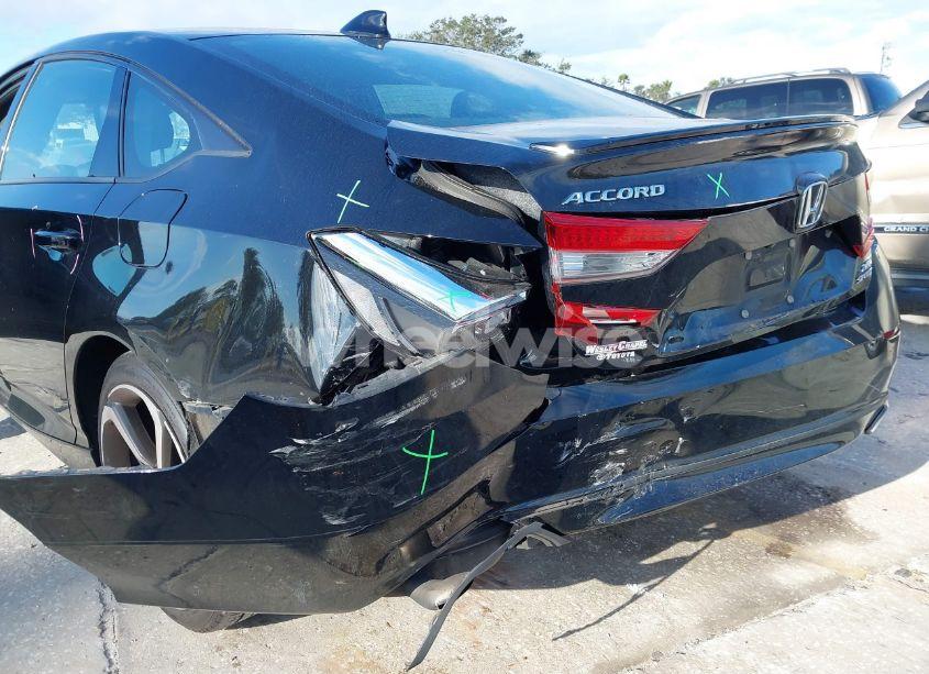 Photo 6 of 2018 Honda Accord SPORT 2.0T (VIN 1HGCV2F31JA000209)