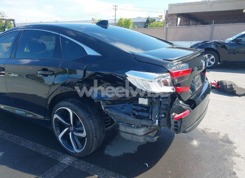 Photo 6 of 2018 Honda Accord SPORT 2.0T (VIN 1HGCV2F31JA004700)