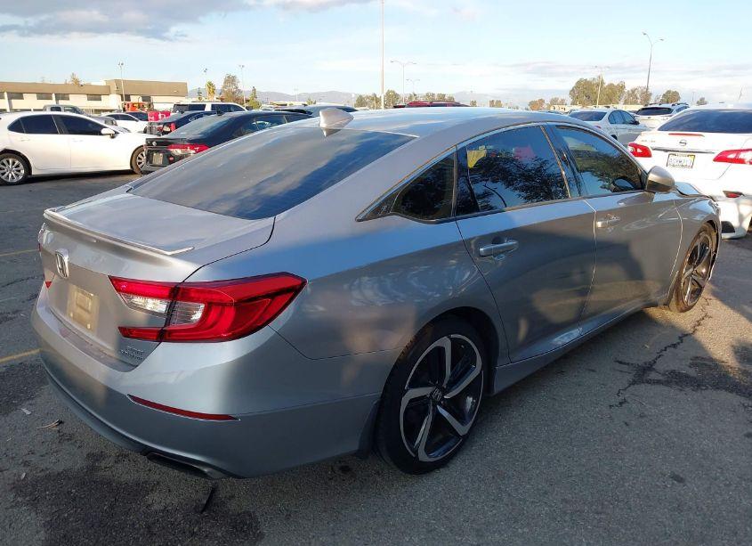 Photo 4 of 2018 Honda Accord SPORT 2.0T (VIN 1HGCV2F31JA013817)