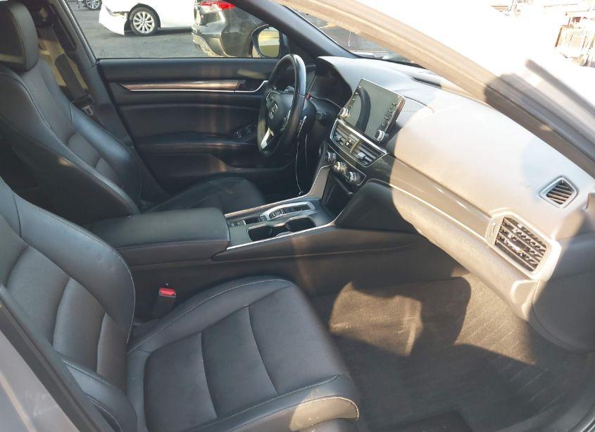 Photo 5 of 2018 Honda Accord SPORT 2.0T (VIN 1HGCV2F31JA013817)