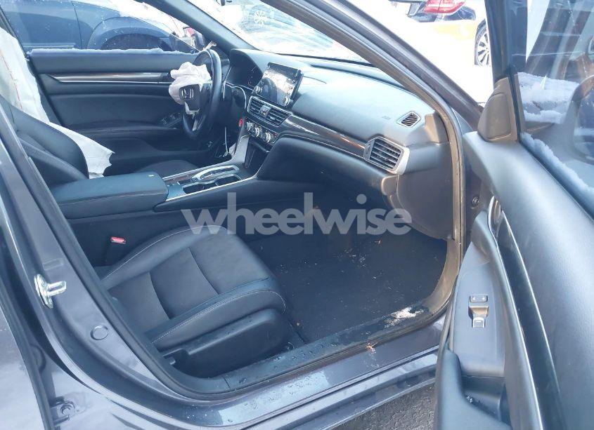 Photo 5 of 2019 Honda Accord SPORT 2.0T (VIN 1HGCV2F31KA009185)