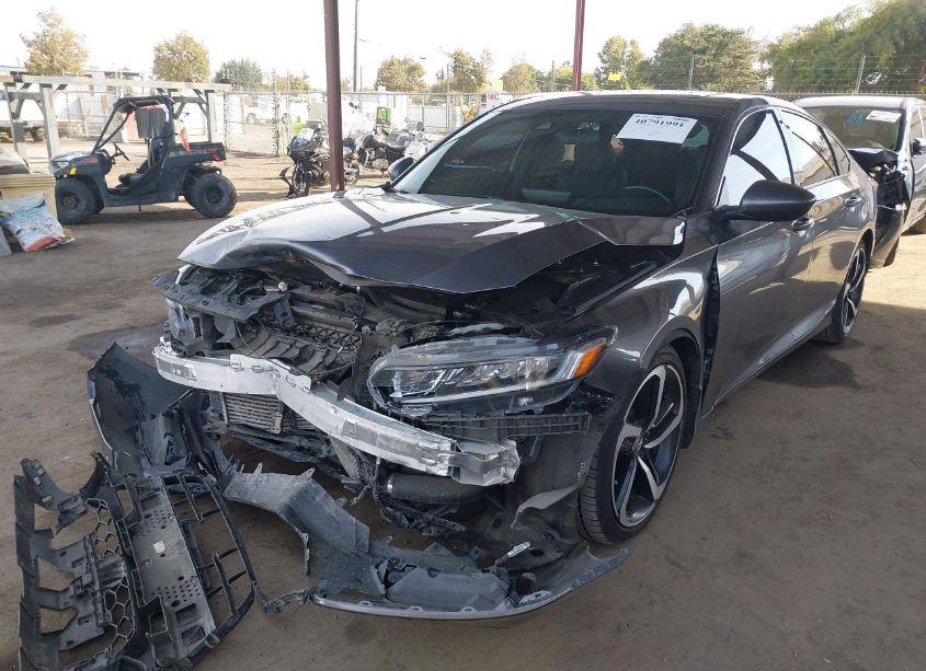 Photo 2 of 2020 Honda Accord SPORT 2.0T (VIN 1HGCV2F31LA015540)