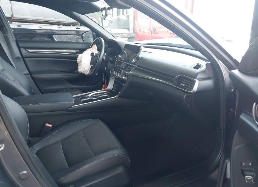 Photo 5 of 2020 Honda Accord SPORT 2.0T (VIN 1HGCV2F31LA015540)