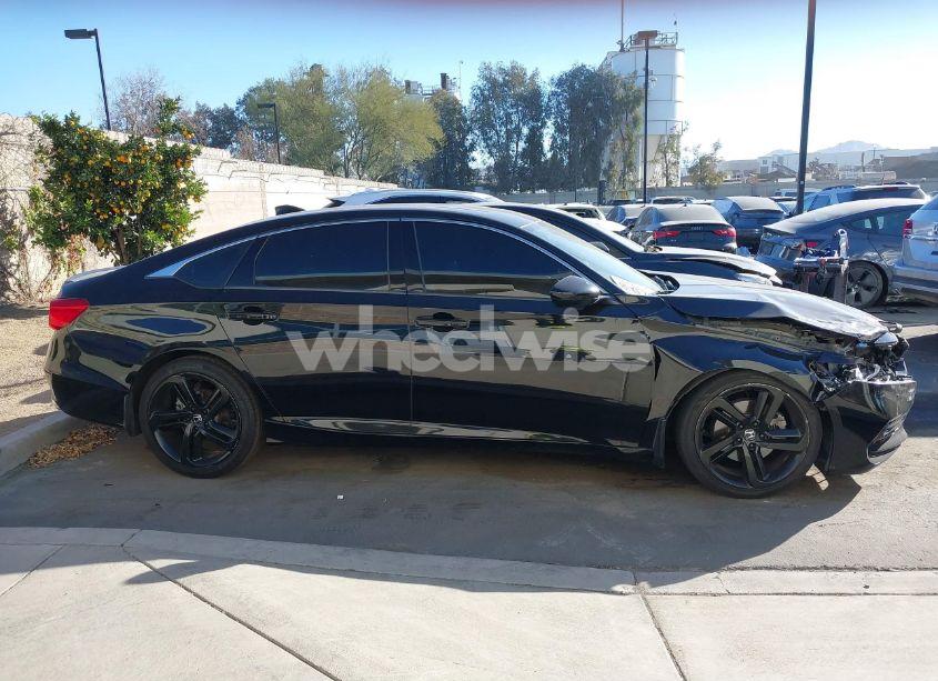 Photo 13 of 2018 Honda Accord SPORT 2.0T (VIN 1HGCV2F32JA037446)