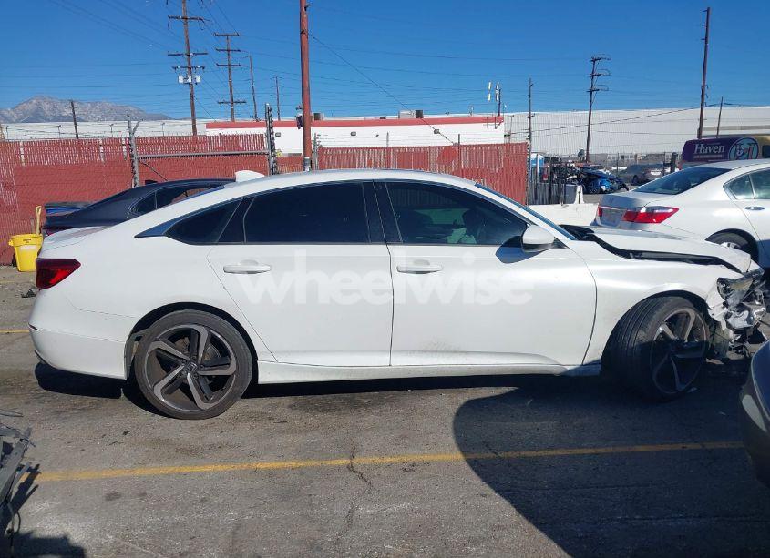 Photo 13 of 2018 Honda Accord SPORT 2.0T (VIN 1HGCV2F32JA048706)