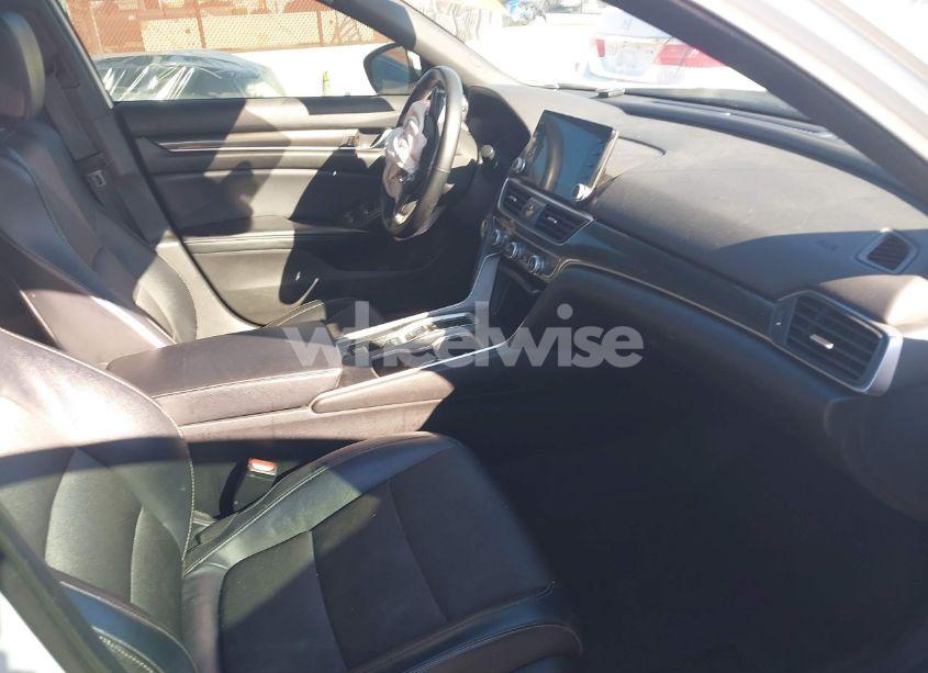 Photo 5 of 2018 Honda Accord SPORT 2.0T (VIN 1HGCV2F32JA048706)