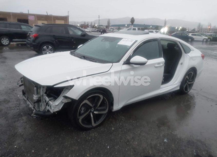 Photo 2 of 2019 Honda Accord SPORT 2.0T (VIN 1HGCV2F32KA016615)