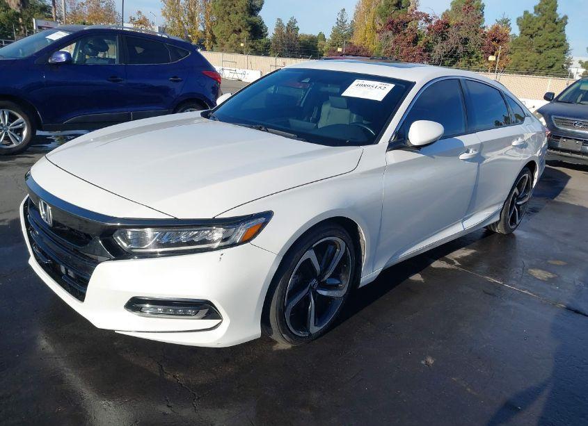 Photo 2 of 2020 Honda Accord SPORT 2.0T (VIN 1HGCV2F32LA015739)