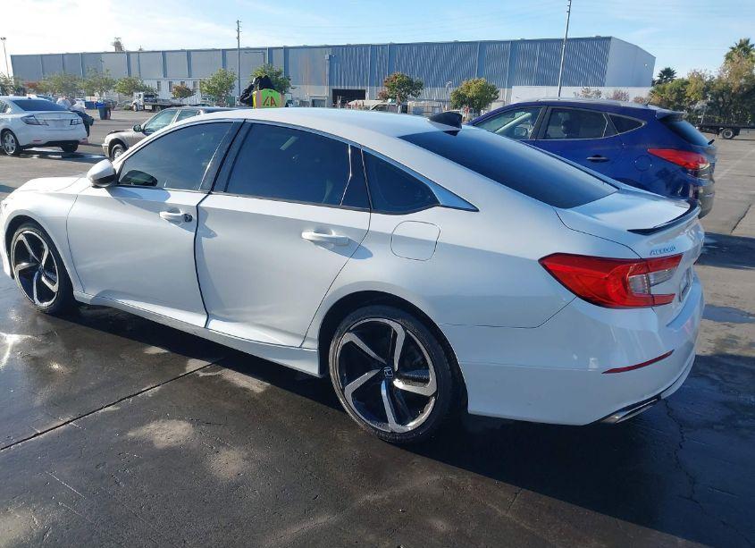 Photo 3 of 2020 Honda Accord SPORT 2.0T (VIN 1HGCV2F32LA015739)