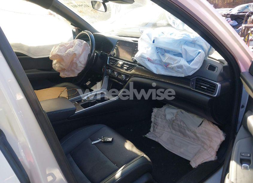 Photo 5 of 2020 Honda Accord SPORT 2.0T (VIN 1HGCV2F32LA031990)